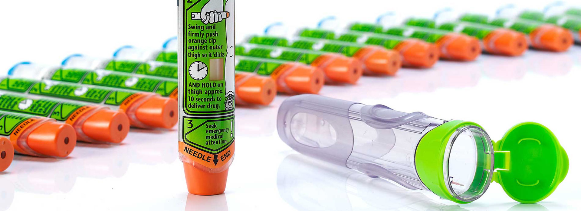 image-showing-a-series-of-epipen-lying-on-a-table